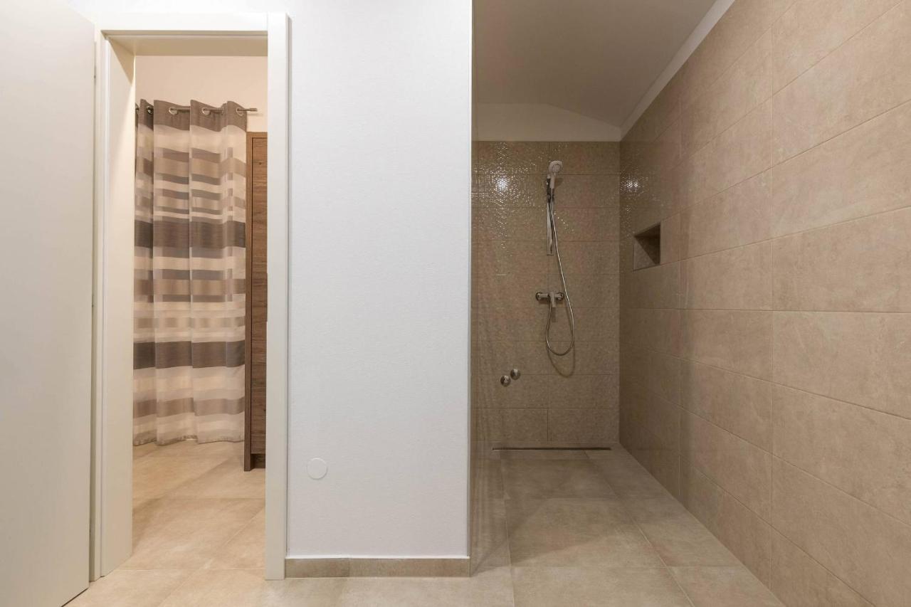 House Luca Vikendica
